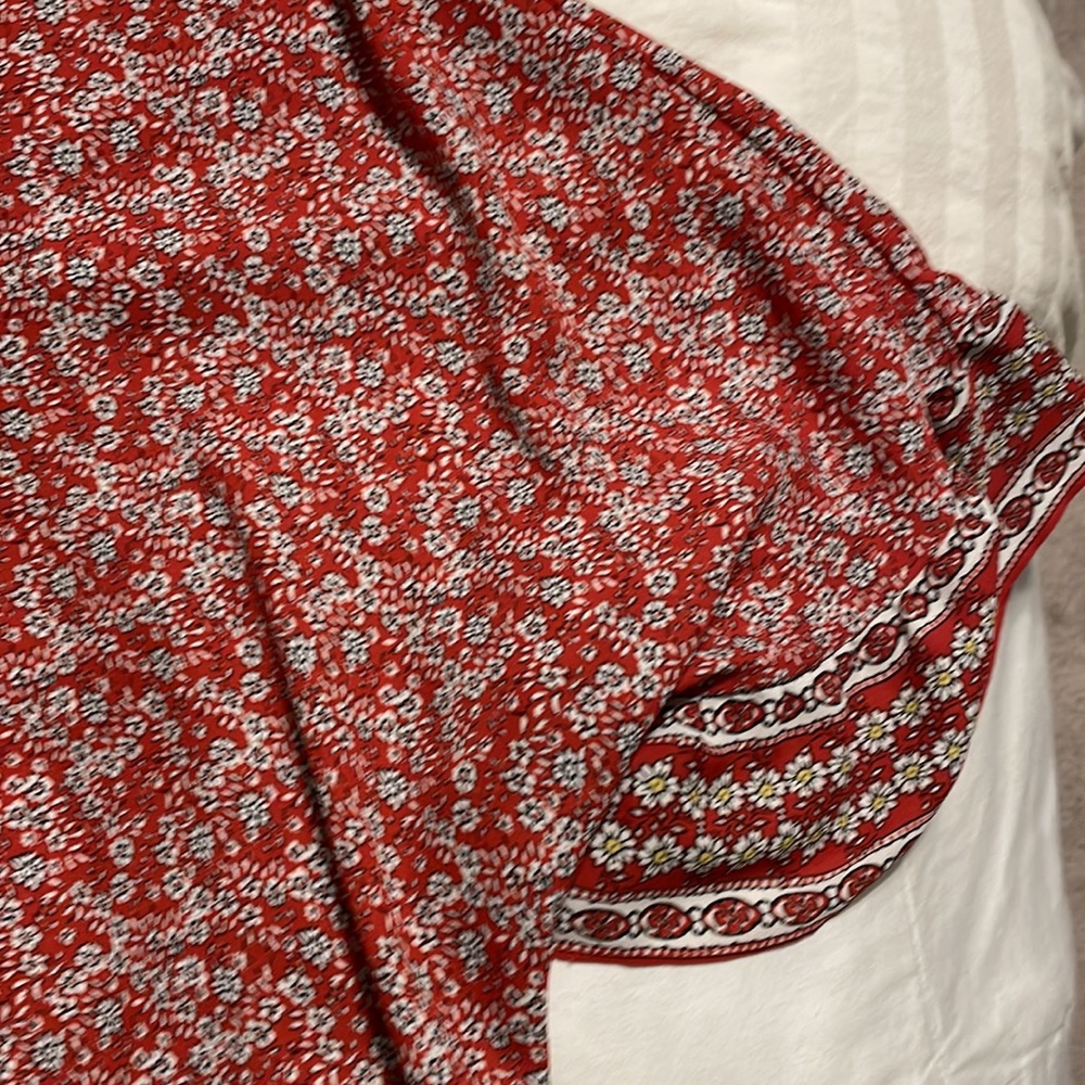 Max Studio - Red, White, & Black Floral Design Blouse - 1/2 Sleeve - Small - Picture 4 of 8